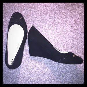 Black 91/2 Medium wedges